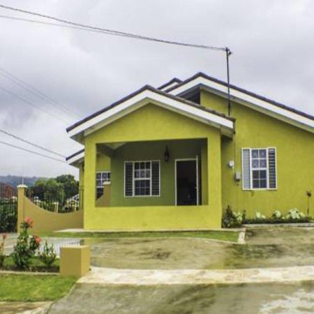N2N Suites - Ochio Rios Vacation Home Ocho Rios Bagian luar foto