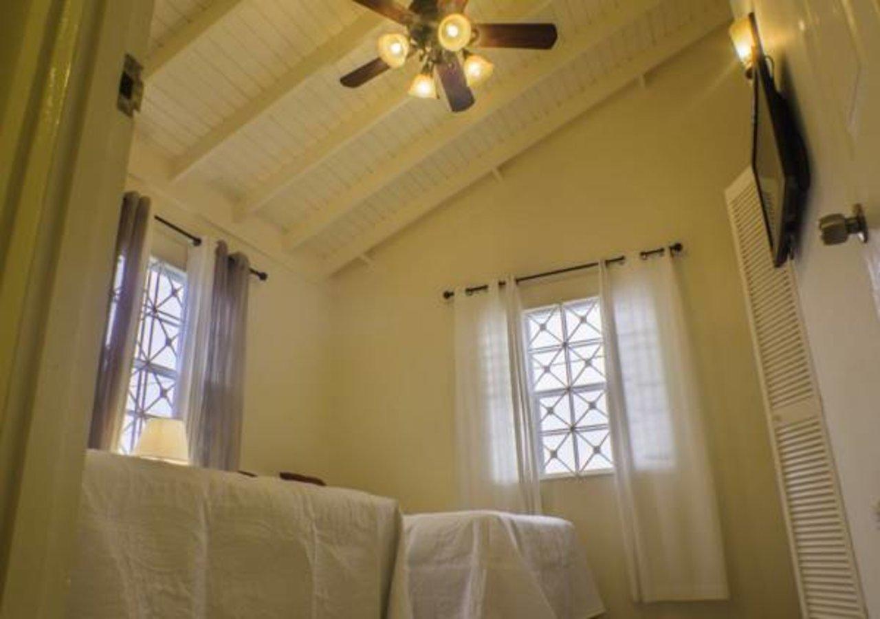 N2N Suites - Ochio Rios Vacation Home Ocho Rios Bagian luar foto