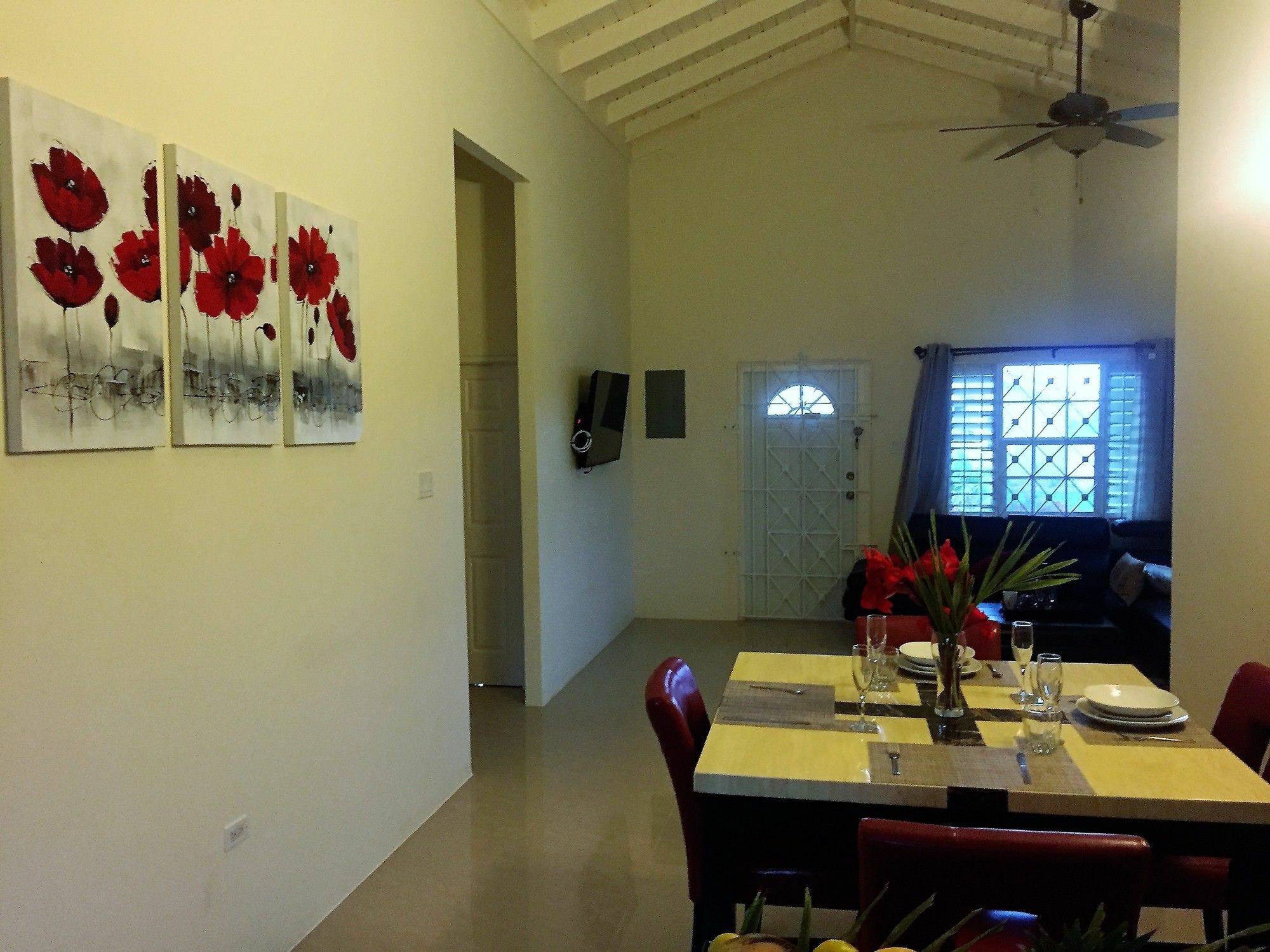 N2N Suites - Ochio Rios Vacation Home Ocho Rios Bagian luar foto